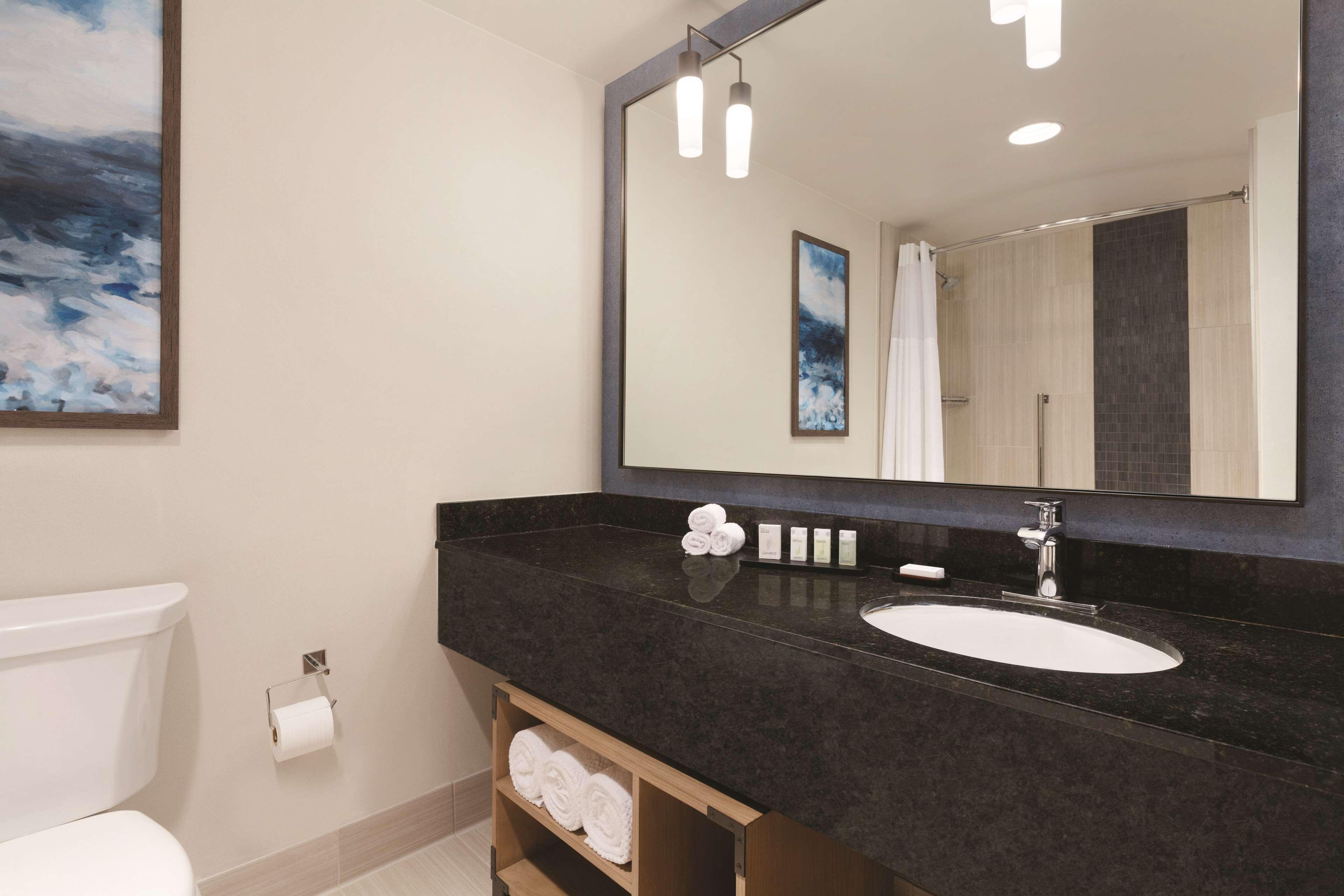 Embassy By Hilton Monterey Bay Hotel 3*